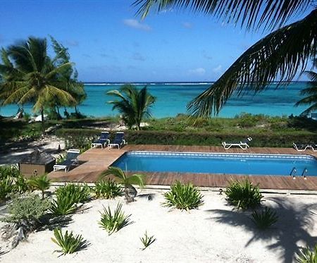 Caicos Beach Condominiums Whitby Exterior foto