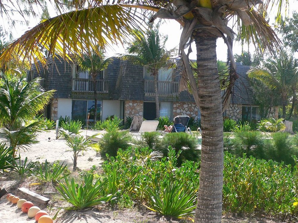 Caicos Beach Condominiums Whitby Exterior foto